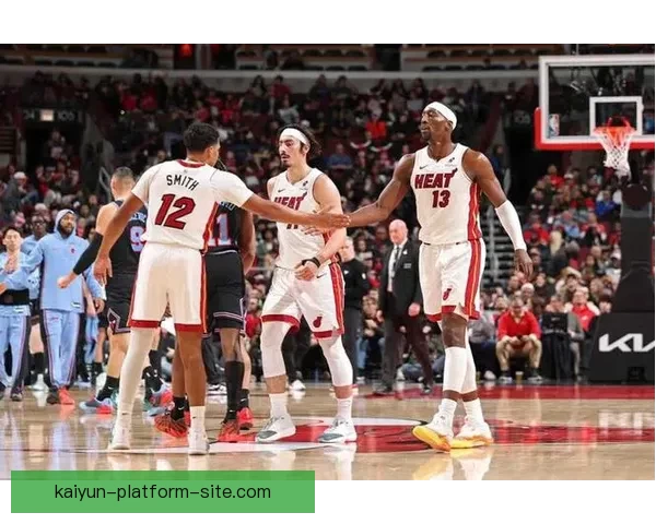 湖人热火对决东皇组合携手冲击双杀 阿德巴约复出力求止连败